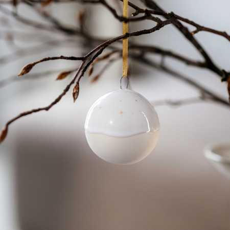 1486714342 Winter Glow, ornament ball